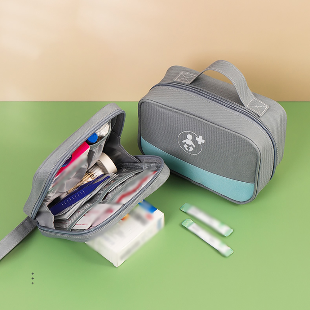かわいらしい携帯用医療キット。アウトドア旅行用の応急処置キッ - First Aid Kit のレビューと価格