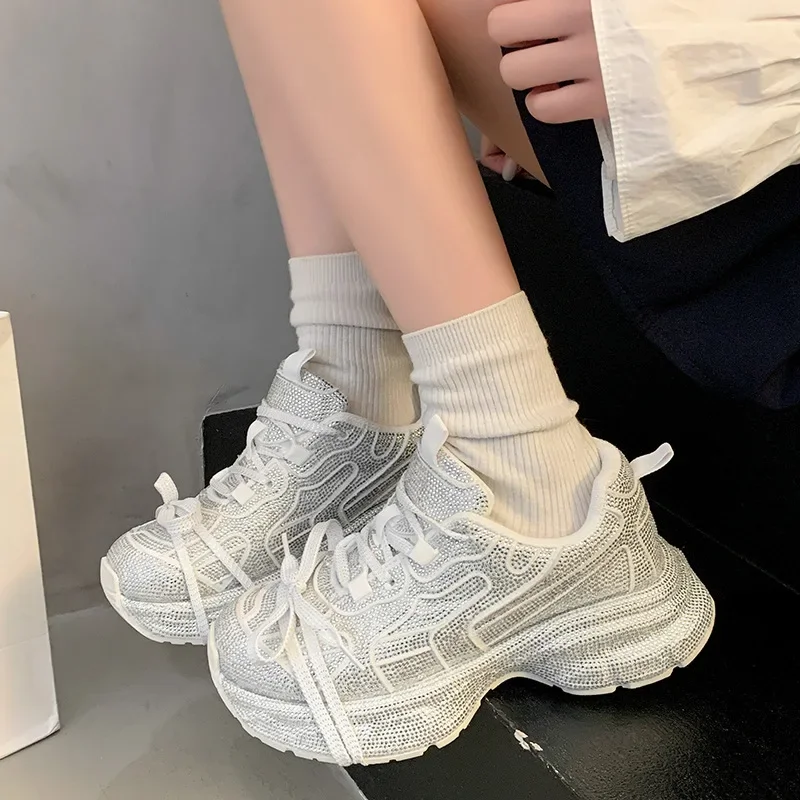 2025年レディースダッドシューズ キラキララインストーン  - Bandage のレビューと価格
